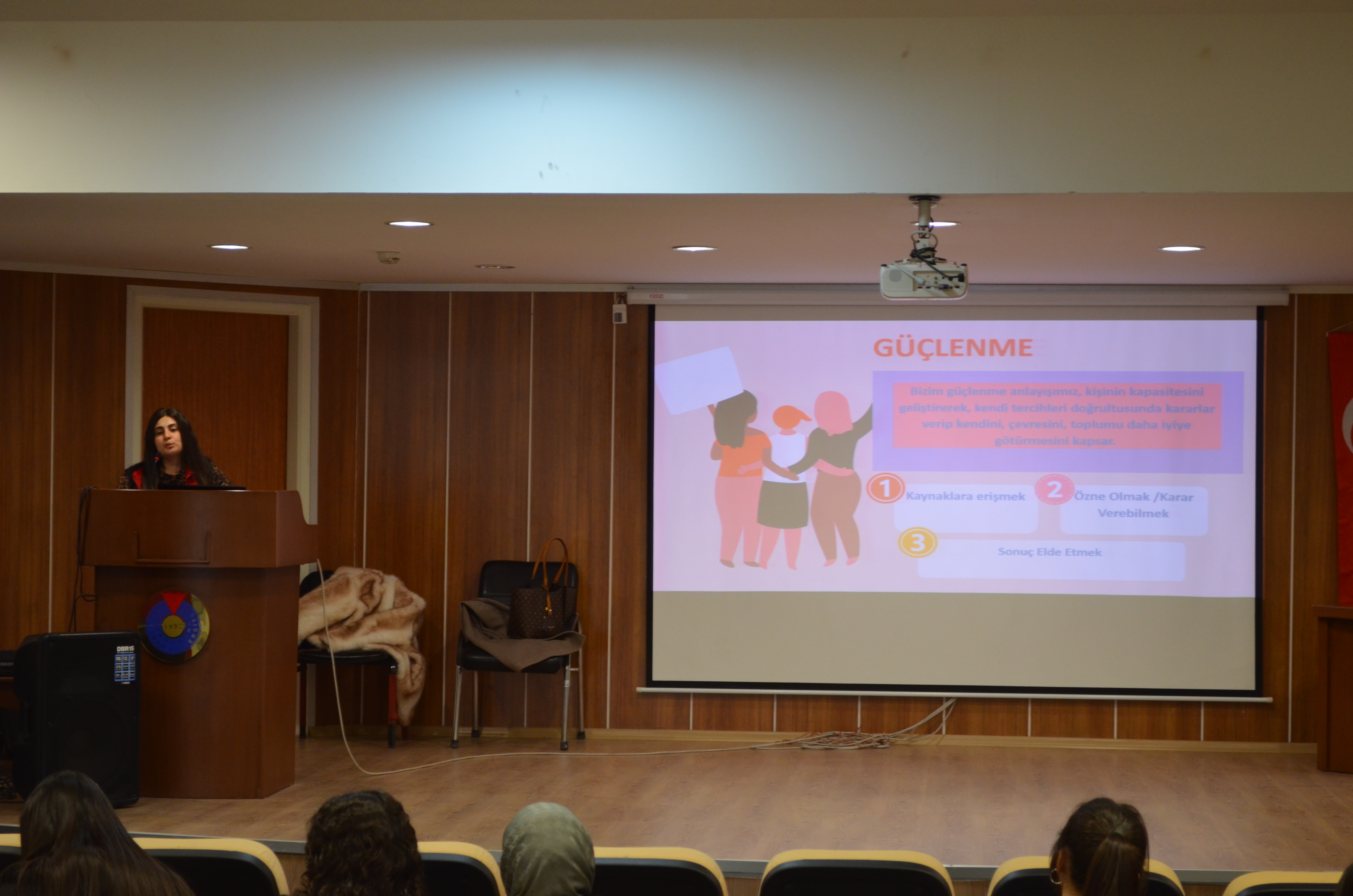 Hayat Dolu Buluşmalar” Kapsamında Kadınları Güçlendirme Semineri Düzenlendi