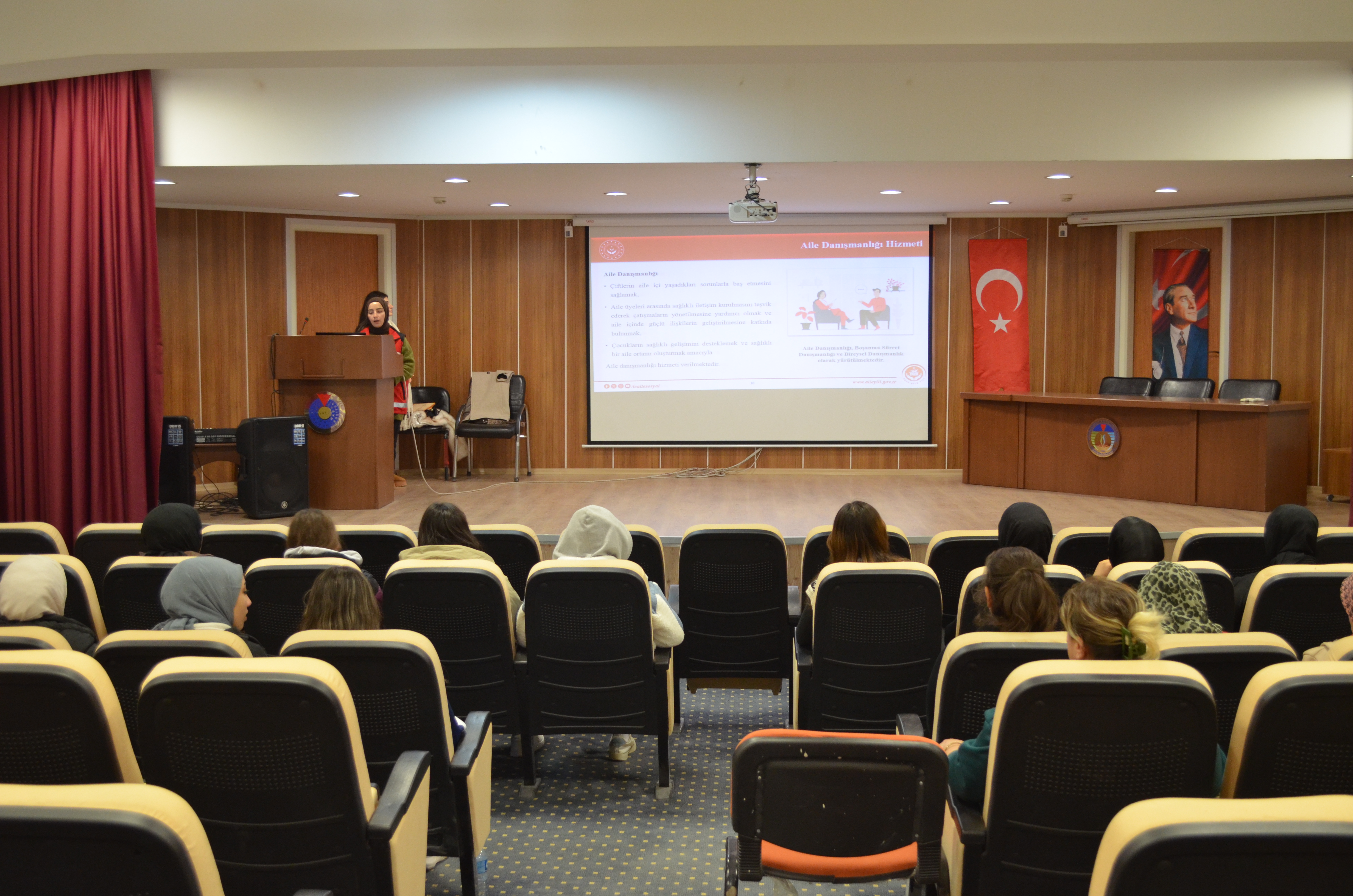Pazarcık MYO Kız Öğrencilerine “Aile İçi İletişim” Semineri Düzenlendi