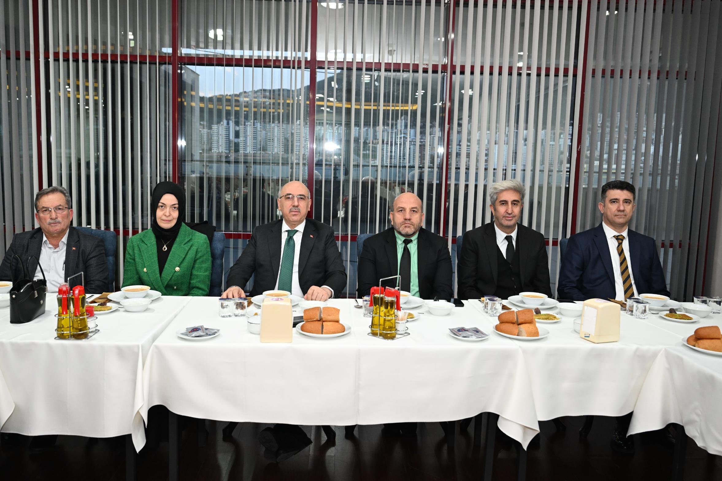 Ramazan’ın Bereketi Huzurevi Sakinleriyle Paylaşıldı 