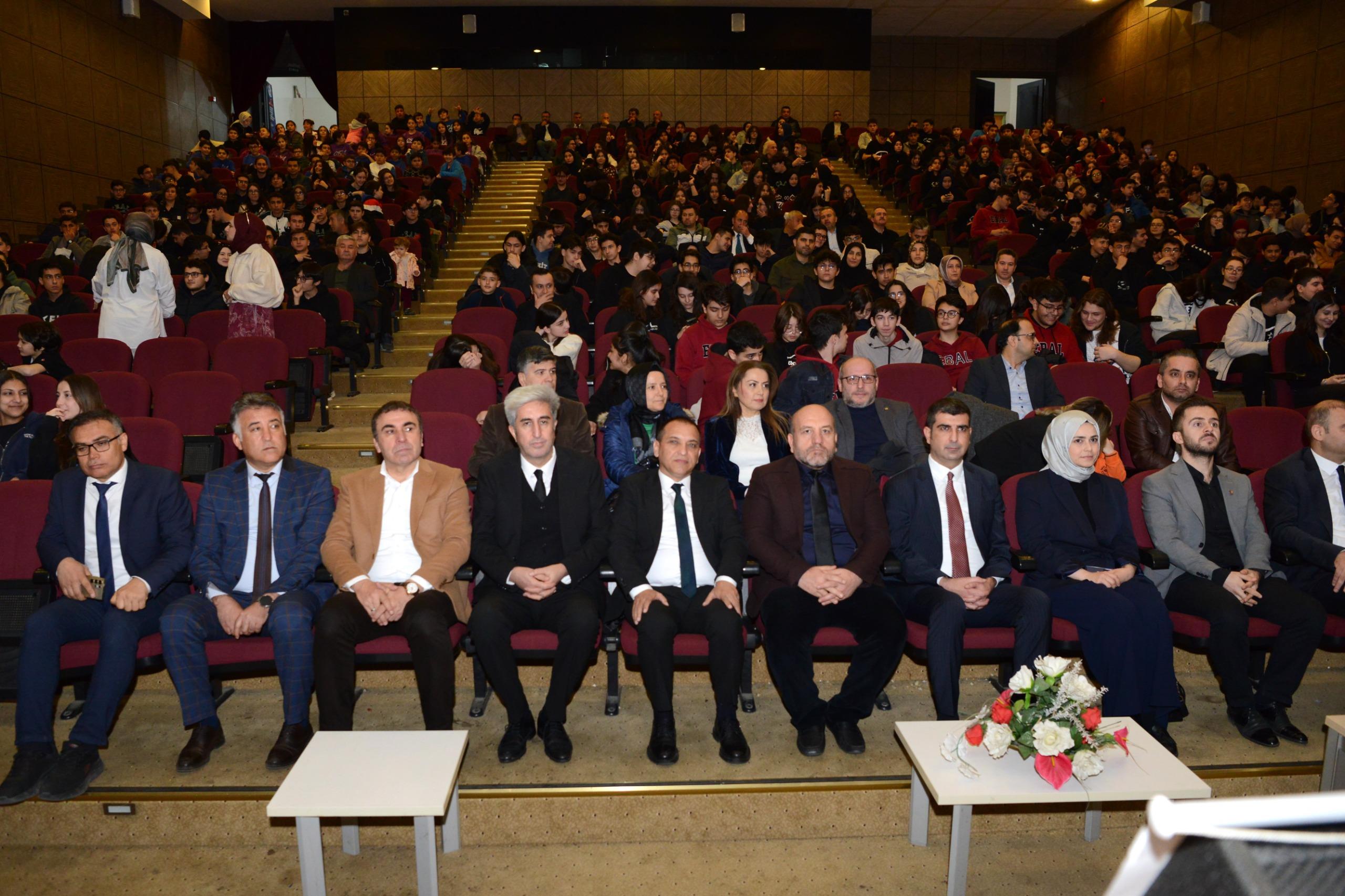 KSÜ Yönetimi TEKNOFEST Başarısını Paylaşan Öğrencilerin Ödül Törenine Katıldı