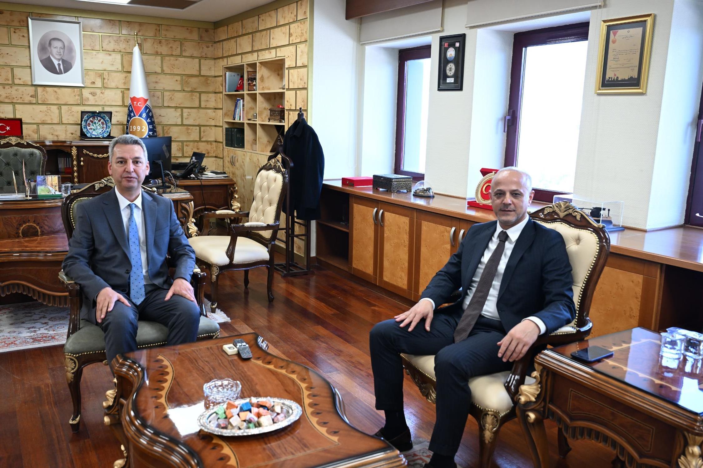 Afşin Belediye Başkanı Koray Kıraç, KSÜ Rektörü Prof. Dr. İbrahim Taner Okumuş’u Ziyaret Etti