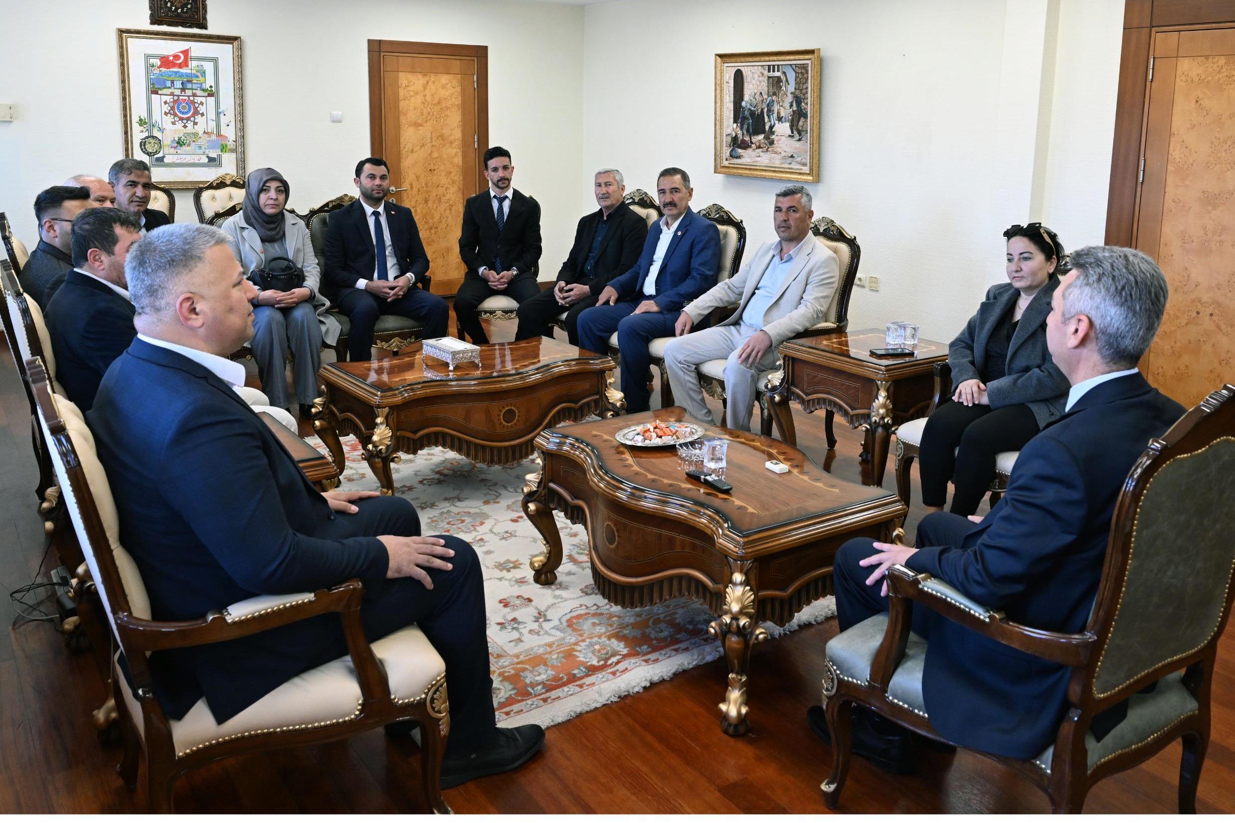 Onikişubat Muhtarlar Dernek Başkanı Ahmet Kılçık Ve Mahalle Muhtarlarından Rektör Okumuş’a Ziyaret