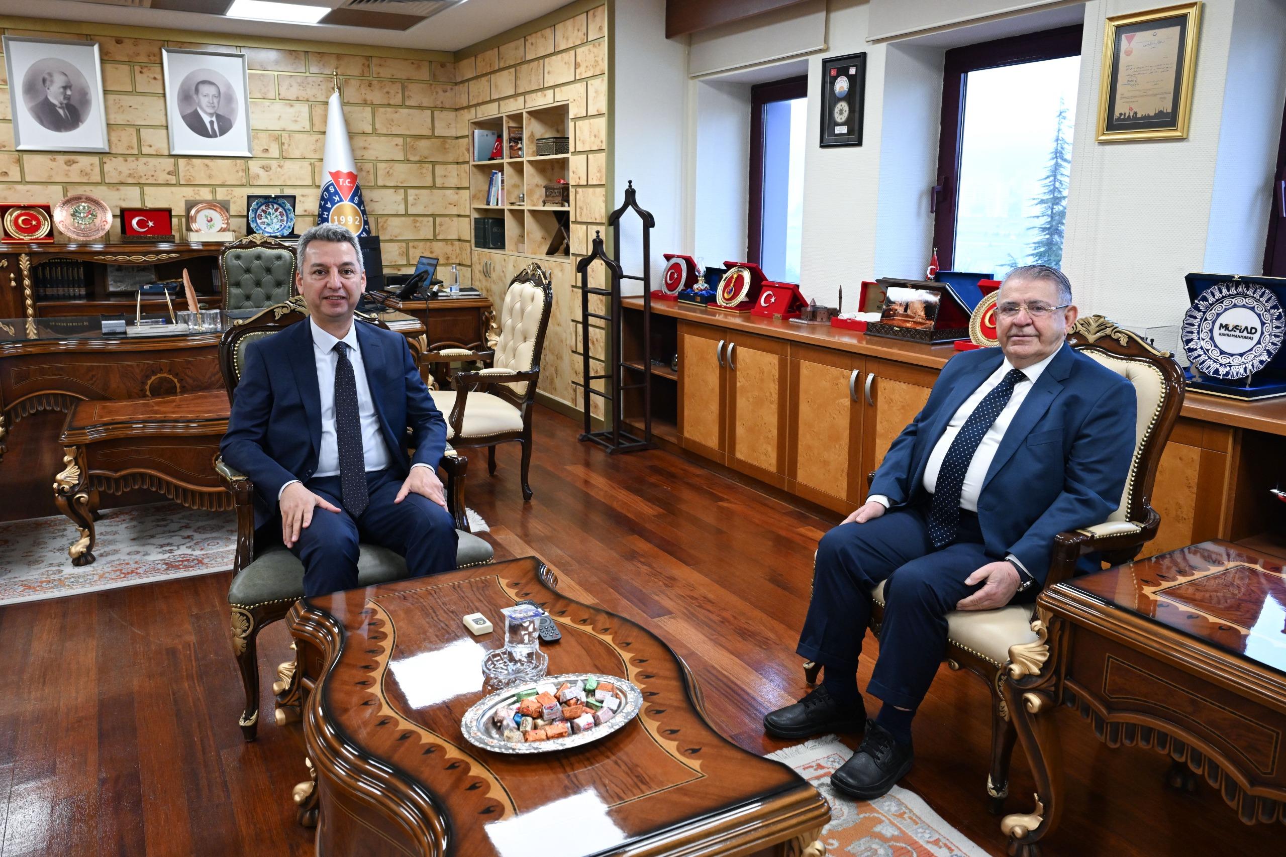 Mahçiçek’ten Rektör Okumuş’a Hayırlı Olsun Ziyareti