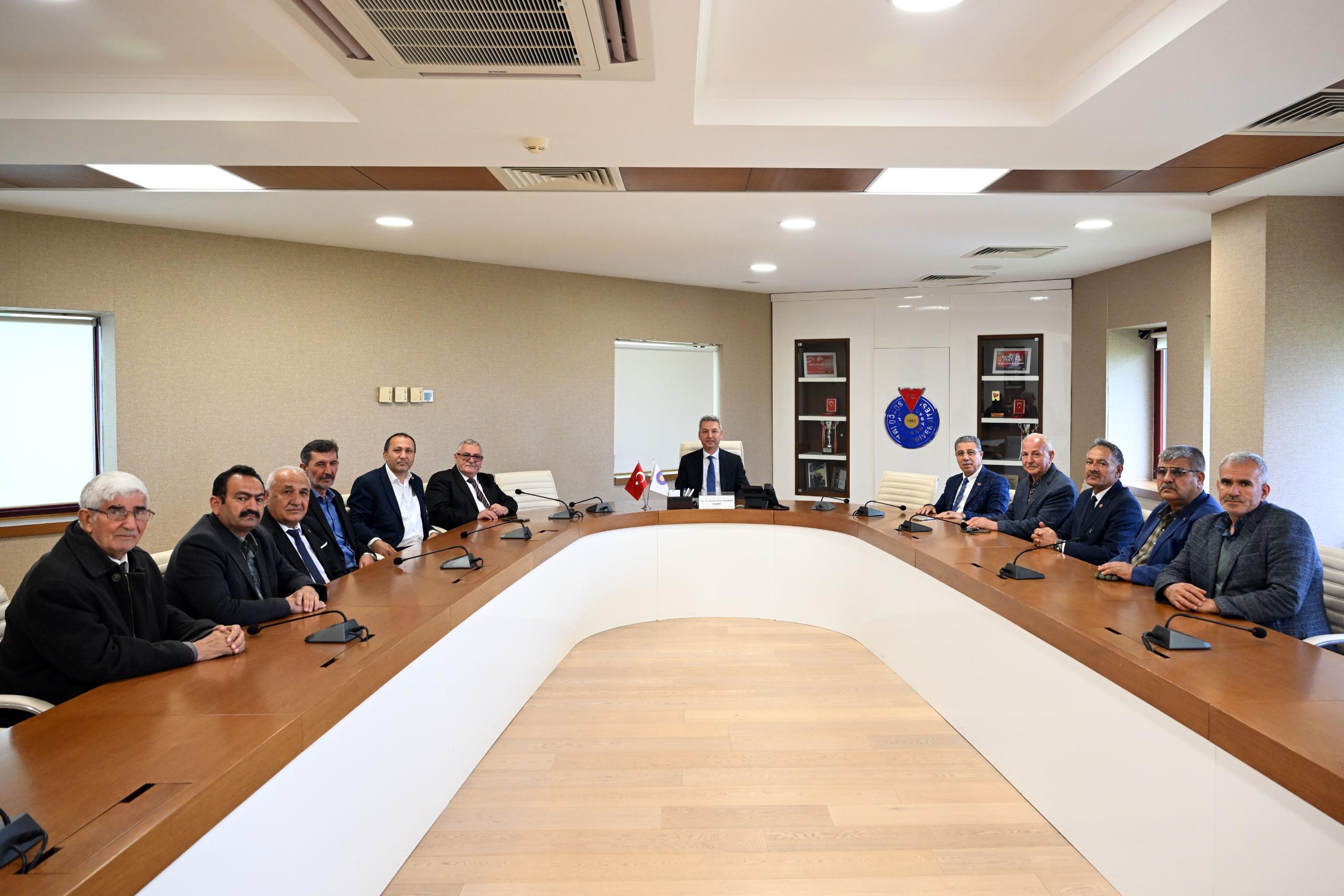 Mahalle Muhtarlarından Rektör Okumuş’a Ziyaret