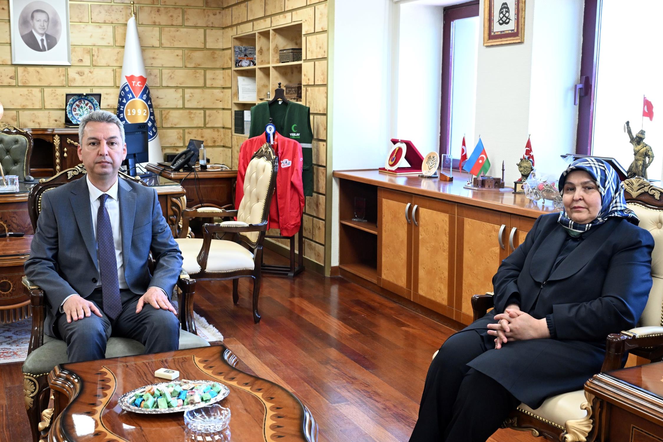 Habibe Öçal'dan Rektör Okumuş'a Ziyaret