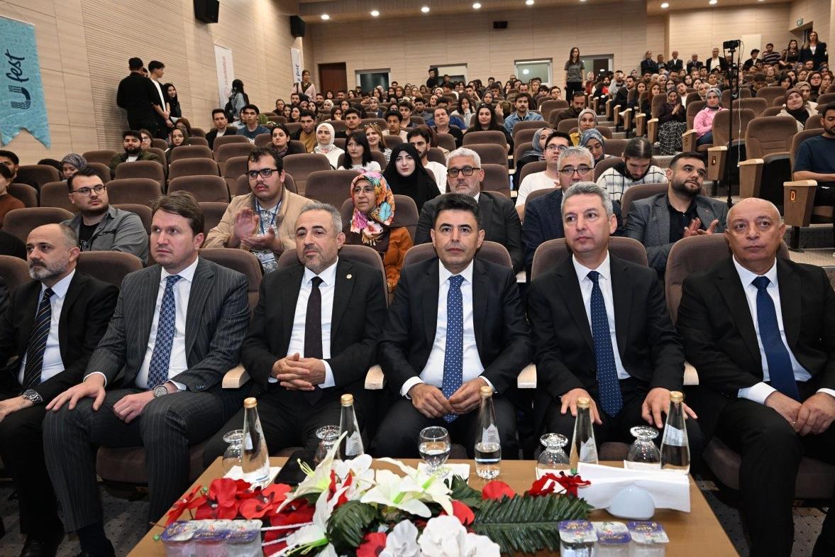 Ulaştırma ve Altyapı Bakan Yardımcısı Osman Boyraz KSÜ'de Gençlerle Buluştu 