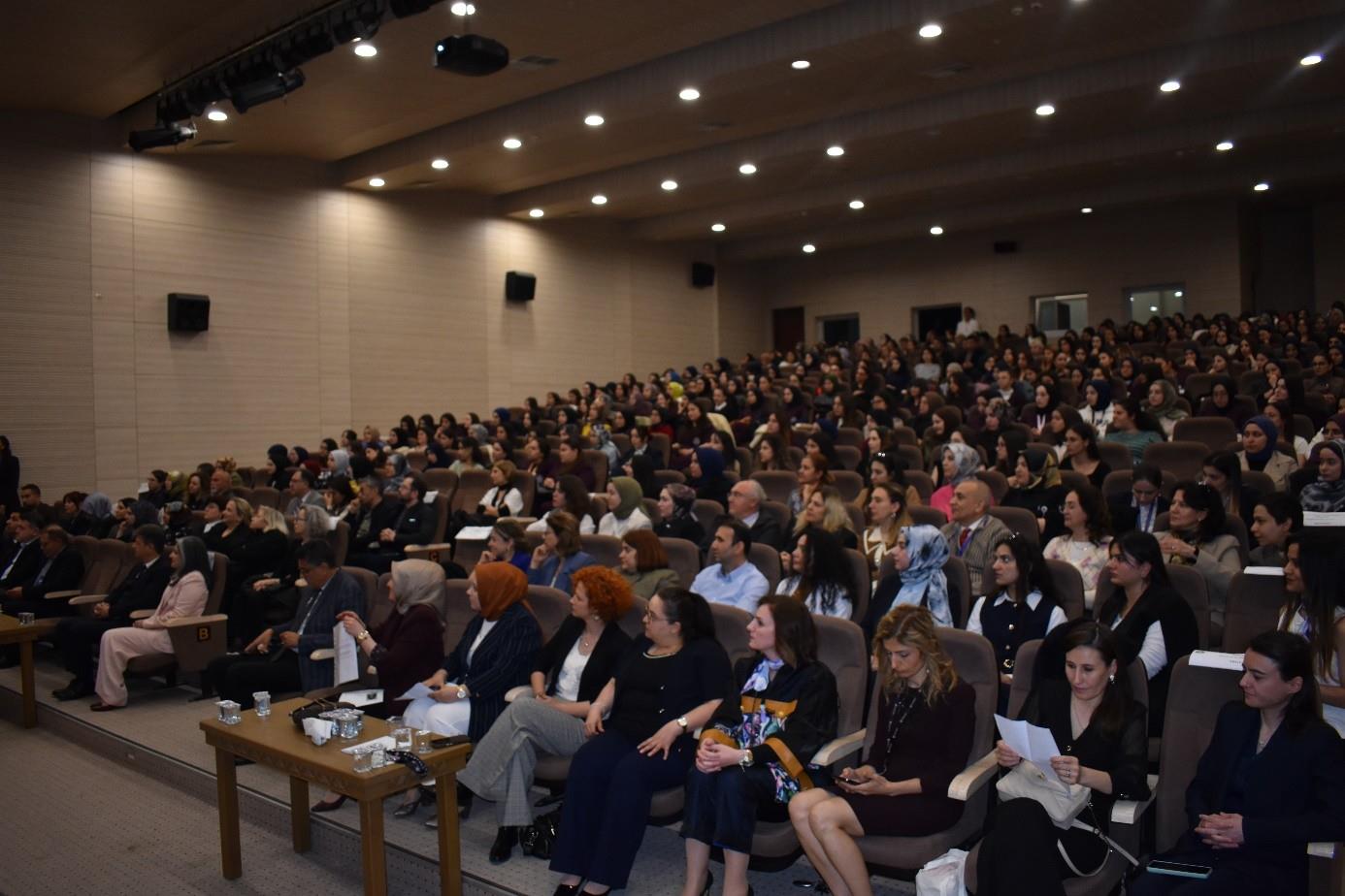1. Uluslararası Katılımlı “Gelecek İçin Bir Milyon Ebe Daha” Ebelik Sempozyumu KSÜ’de Düzenlendi