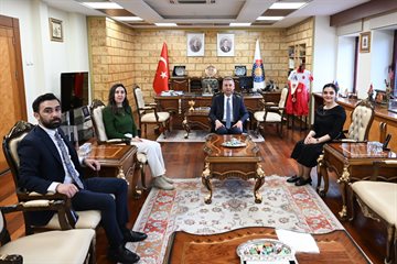 Azerbaycanlı Akademisyen Röya Aliyeva’dan KSÜ Rektörü Okumuş’a Ziyaret