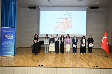 KSÜ’de “Geçmişten Geleceğe Mektuplarla Bir Araya” Projesinin Kapanış Programı Gerçekleştirildi