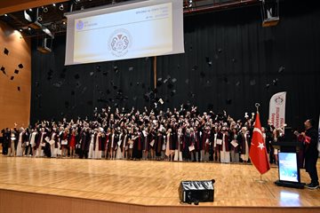 KSÜ Tıp Fakültesi 23. Dönem Mezunlarını Hekimliğe Uğurladı