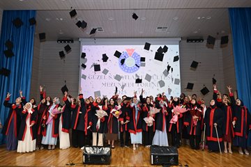 Güzel Sanatlar Fakültesinde Mezuniyet Heyecanı Yaşandı
