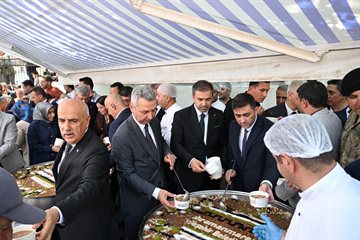 KSÜ Rektörü Okumuş, Geleneksel Aşure İkramı Programına Katıldı