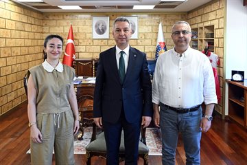 Rektör Okumuş, EIT Jumpstarter 2026’da Büyük Başarı Sağlayan TriAI Ekibini Tebrik Etti