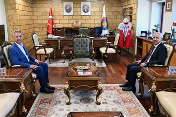 Hatay Mustafa Kemal Üniversitesi Rektörü Eren’den KSÜ Rektörü Okumuş’a Ziyaret