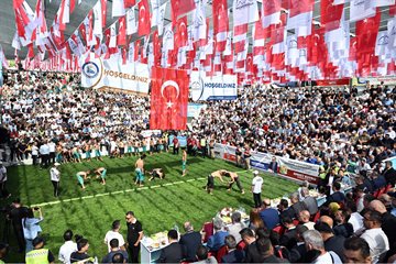 KSÜ Rektörü Prof. Dr. İbrahim Taner Okumuş, Bertiz Boyalı Güreş Festivali’ne Katıldı