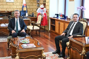 Türkiye Sağlık ve Sosyal İşçileri Sendikası’ndan Rektör Okumuş’a Ziyaret