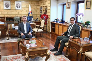 Cumhurbaşkanlığı İletişim Başkanlığı Gaziantep Bölge Müdürü Gökhan Çivi’den Rektör Okumuş’a Ziyaret