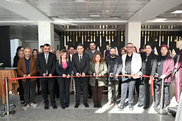 KUTNOVA Sergisi ve Dijital Defilesi Sanatseverlerle Buluştu