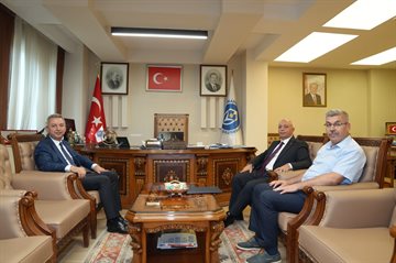Kahramanmaraş Sütçü İmam Üniversitesi (KSÜ) Rektörü Prof. Dr. İbrahim Taner Okumuş, Kahramanmaraş İstiklal Üniversitesi Rektörü Prof. Dr. İsmail Bakan’ı Ziyaret Etti