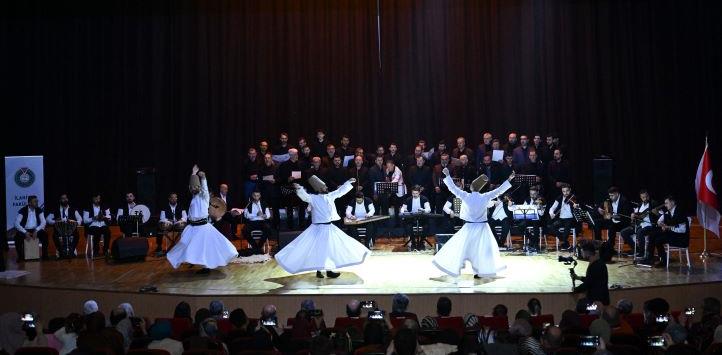Mevlana'nın Şeb-i Arus olarak nitelendirdiği Sevgili'ye vuslatının 752. yıl dönümü dolayısıyla tasavvuf musikisi konseri ve sema töreni düzenlendi.